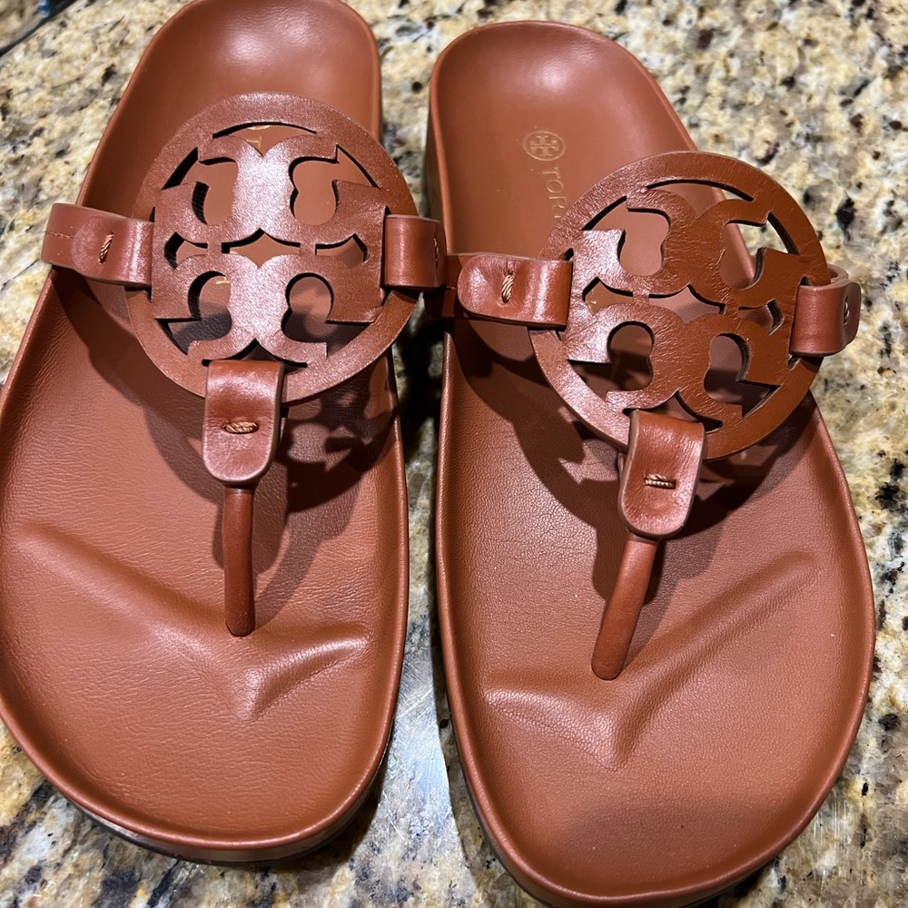 Tory Burch miller clouds sz9 like new